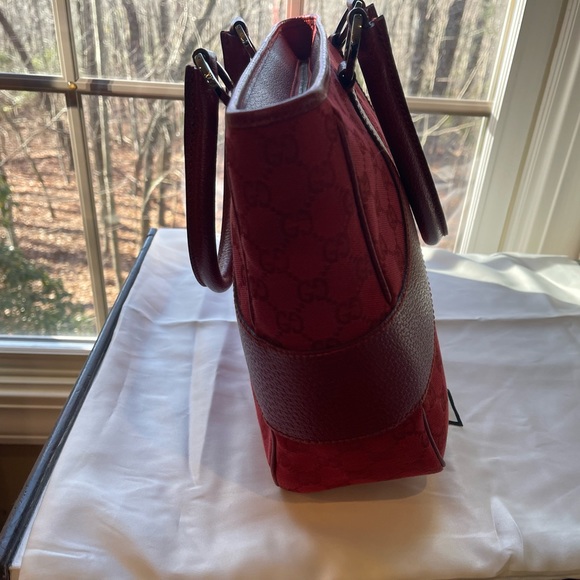 Spectacular Authentic Gucci Handbag! - Picture 5 of 12